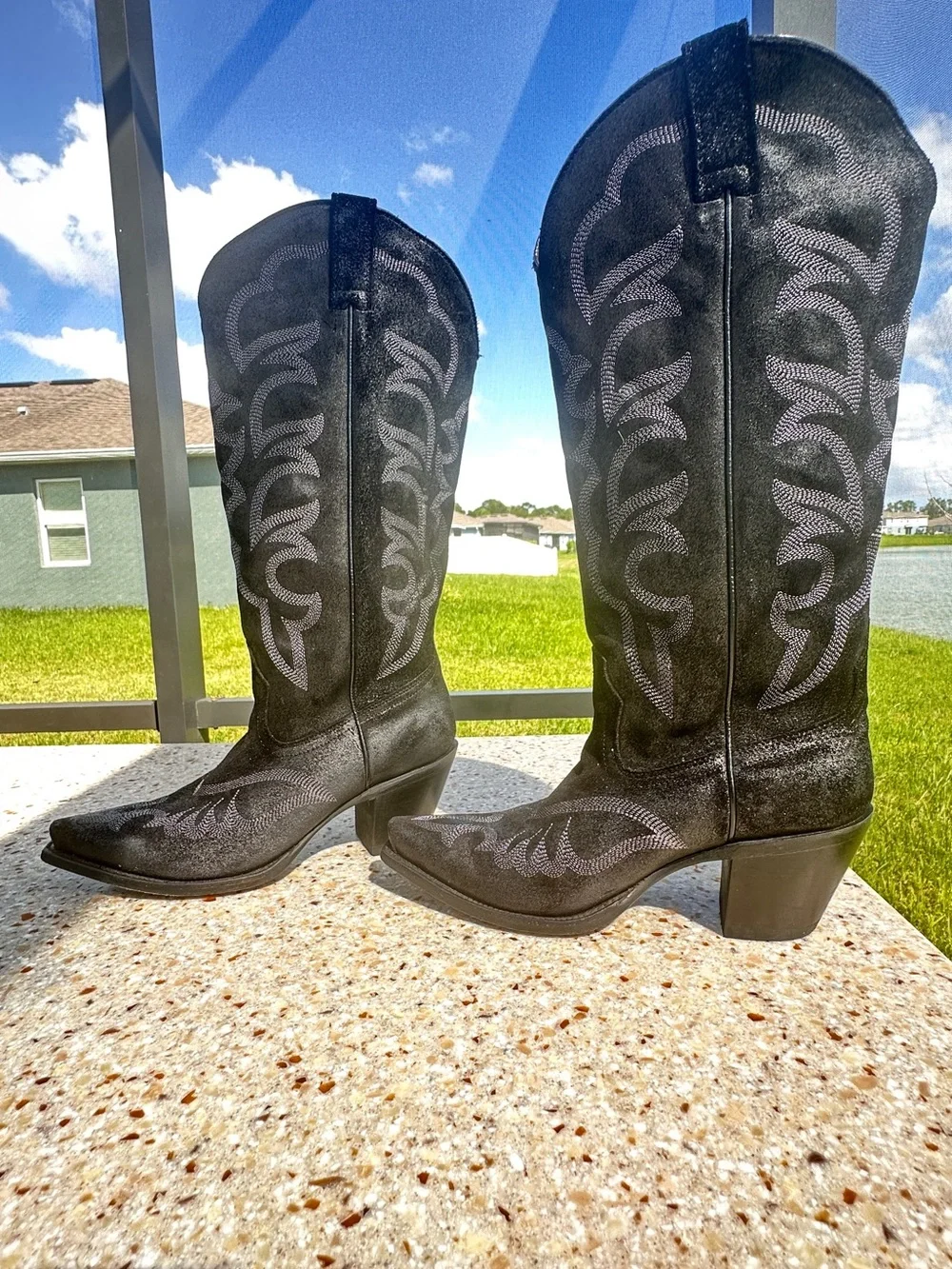 Shyanne Women's High Desert Tall Western Boots - Snip Toe Sz 9.5